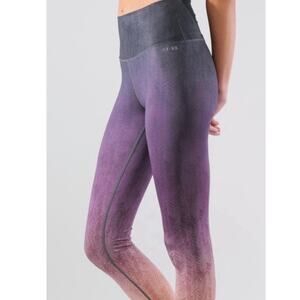 AR-33 Women’s Alpha High Rise Ombre Leggings